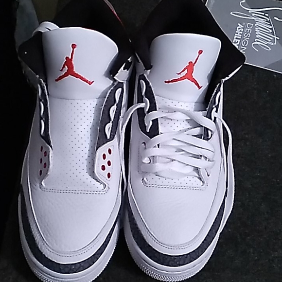 Retro 3s][ - Picture 2 of 6